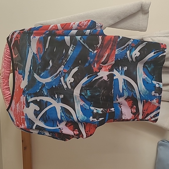 Top - Picture 2 of 3